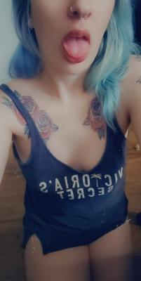 Waiting for daddy to (f)eed me~