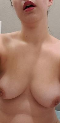 (F) my lipstick is a small smeared from eating dinner